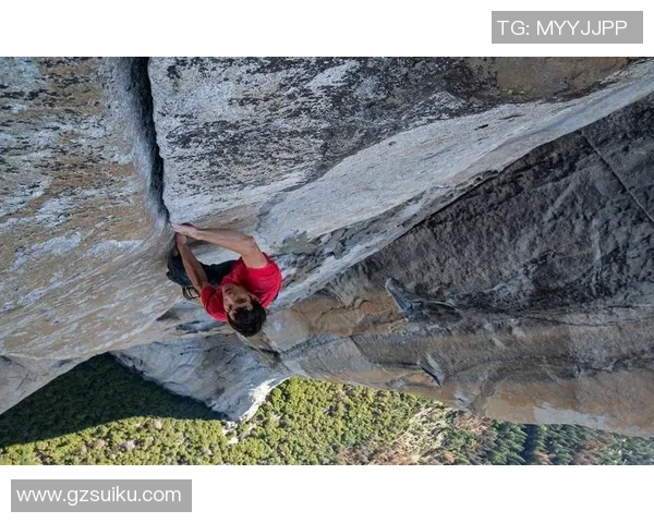 成都攀岩队在极限运动嘉年华中的灵活性表现与精彩瞬间回顾 成都攀岩队在极限运动嘉年华中的灵活性表现与精彩瞬间回顾