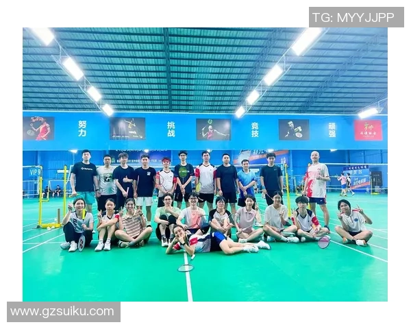 赛后复盘重庆羽毛球队与武汉羽毛球队的团队协作与战术分析 赛后复盘重庆羽毛球队与武汉羽毛球队的团队协作与战术分析