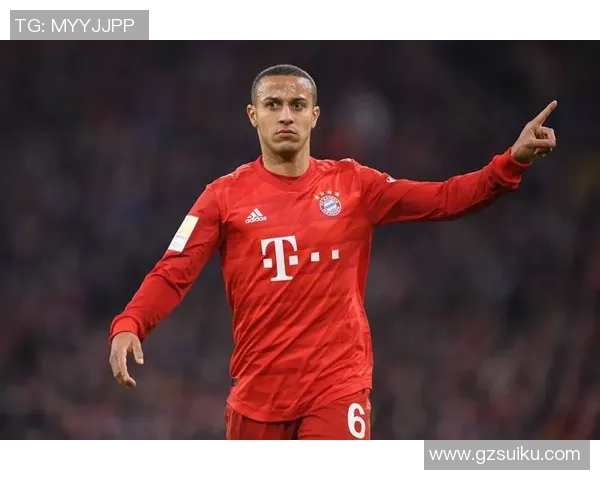 足球明星海报大画展现传奇球员风采与激情瞬间的艺术之旅 足球明星海报大画展现传奇球员风采与激情瞬间的艺术之旅